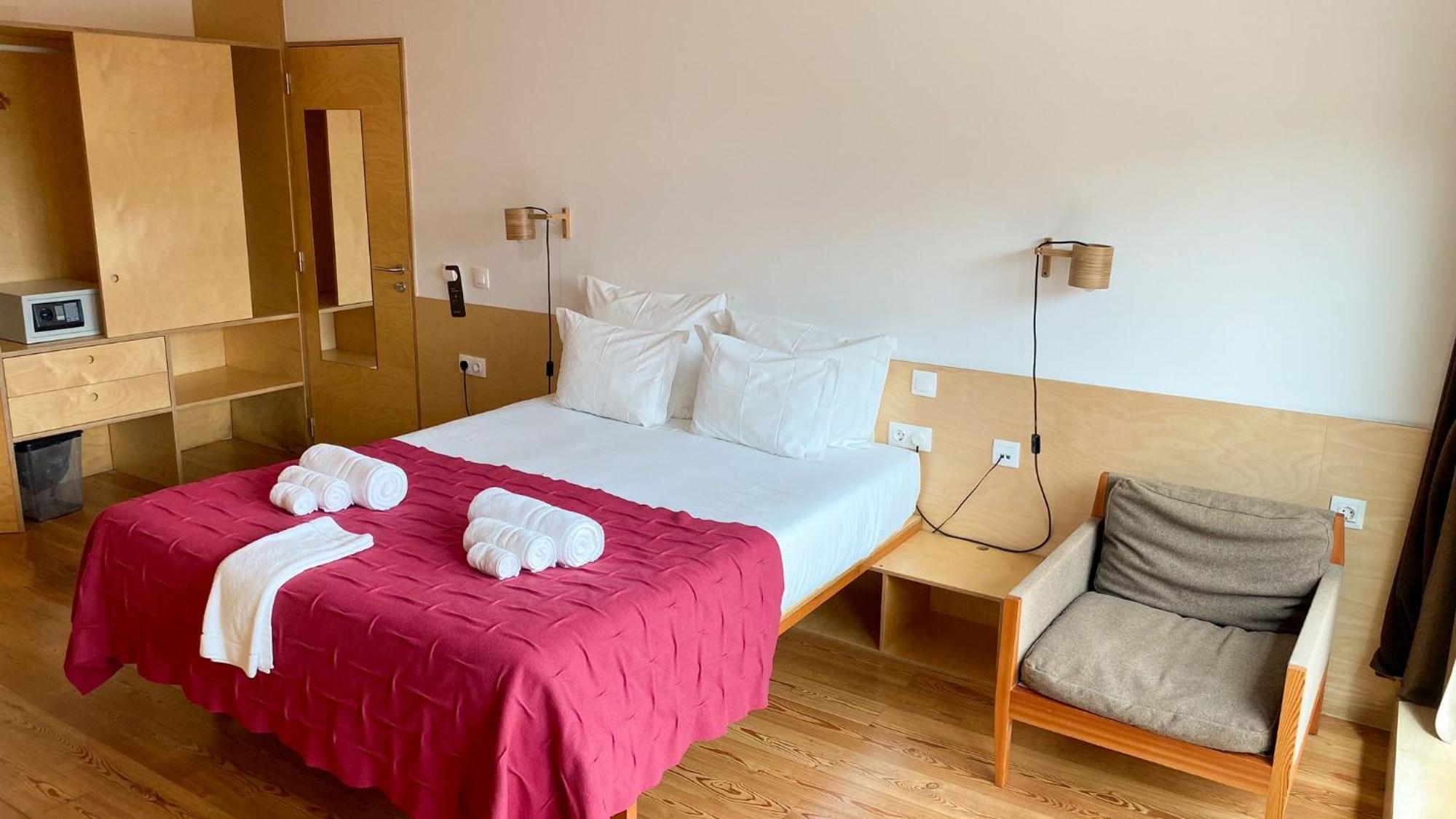 Colmeal Countryside Hotel 菲盖拉迪卡斯特卢罗德里古 外观 照片